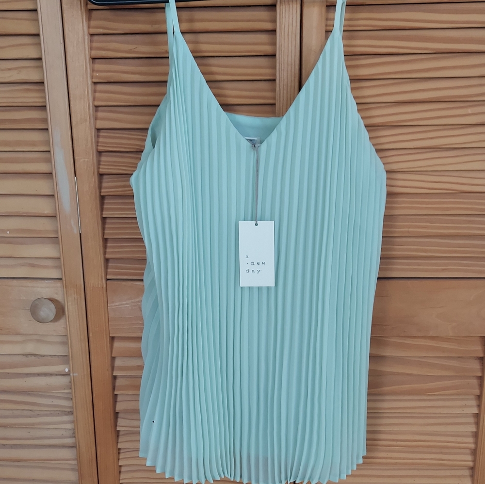 💕NWT💕Chiffon tank